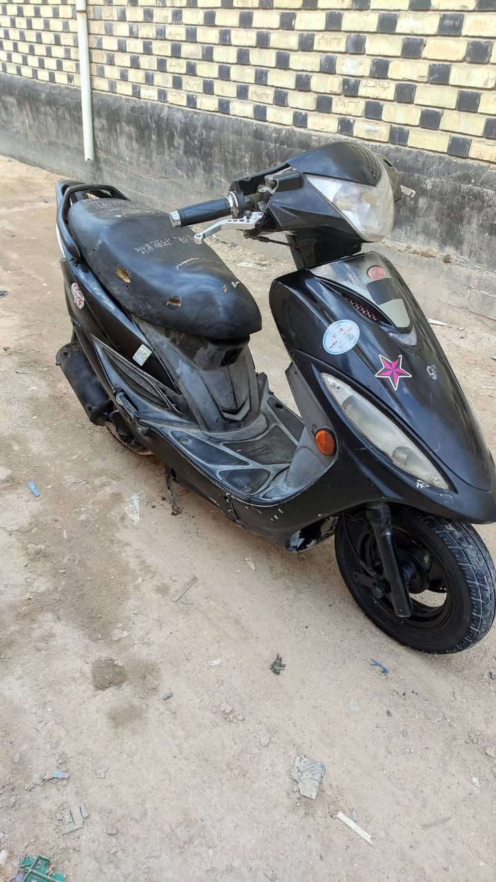 للبيع: كامكو G4 (جاهزة ومكفولة)
المحرك: بلادي (مامفتوح نهائياً) بوضع الشركة.
​التشغيل: نكرة سلف، وشلعة ومعدل. 
​الكهربائيات: كاملة وشغالة 100%.
​الحالة: دراجة كاملة وجاهزة من كلشي.
​📍 المكان: النجف الأشرف.
​السعر: 400.
 ***********
