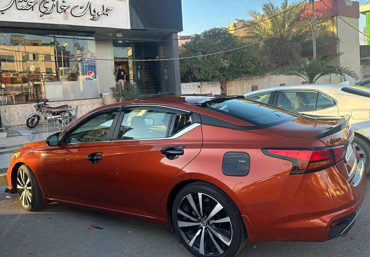 نيسان التيما 21
المواصفات SR
قطعة وحدة صبغ 
بدون دواخل 
ماشيه 75 ميل 
السيارة جدا حلوه بدون نواقص حيل مداريها 
السعر 158 و بيها مجال قليل جدا 
المكان كركوك
***********
