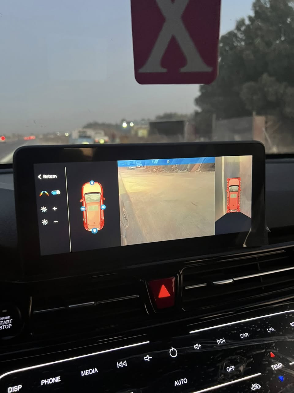 سياره JAC امتياز ياباني J4S
مكينه 1500 تيربو 

سيارة فول 1/1 
بصمه 
فتحه 
هاند بريك كهربائي 
كامرات 360 درجه 
اشاير بالمري 
من تفتح اشاره تفتح كامره بالشاشه 
كشنات جلد 
باقي مواصفات هواي 

السعر 110 وبيه مجال 
***********
