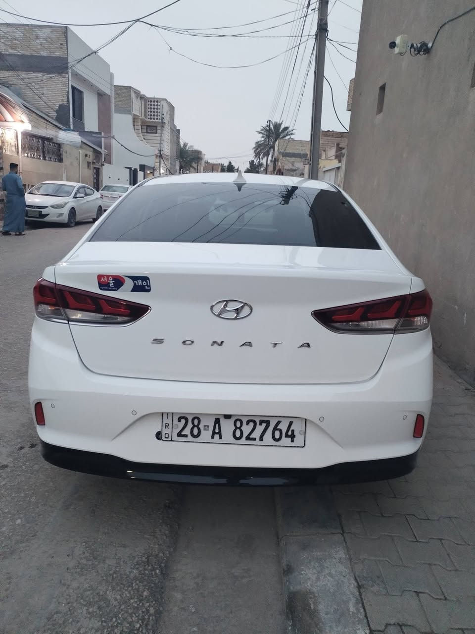 سوناتا وارد كوري موديل ٢٢ أصل/غاز
مرقم ( نجف ) دولي وبأسمي سنويته ل نهاية ٢٠٢٩ 
سيارة مكفولة ونظيفة كلش وعلى وضع الشركة 
.*. دواخل نظيفة كلش.*. كير ومحرك بلادي 
مواصفاته:- 
بصمة تشغيل / بصمة بيبان/ شاشه وكامرا بلاد/ كشن كهرباء/ كشن تبريد وتدفئة/ تبريد قطعتين/ حساس اطارات/ لد امامي وخلفي/ نظام قيادة " إيكو+ عادي / تبريد منفصل 

(( وعليه إدامة فول / دهن كير أصلي سعر اللتر الواحد ٢٥ الف/ ودهن محرك أصلي جديد يمشي ١٠ آلاف كيلو/ و بوليش ألماني ماركه عالمية))
سيارة ما متعوبة وحتى حدادية الشركة ما مفتوحة 
مكان السيارة/ النجف الاشرف 
السعر / ١٨٠ قفله 
*********** 
( فيديو السيارة موجود بالمنشور)
