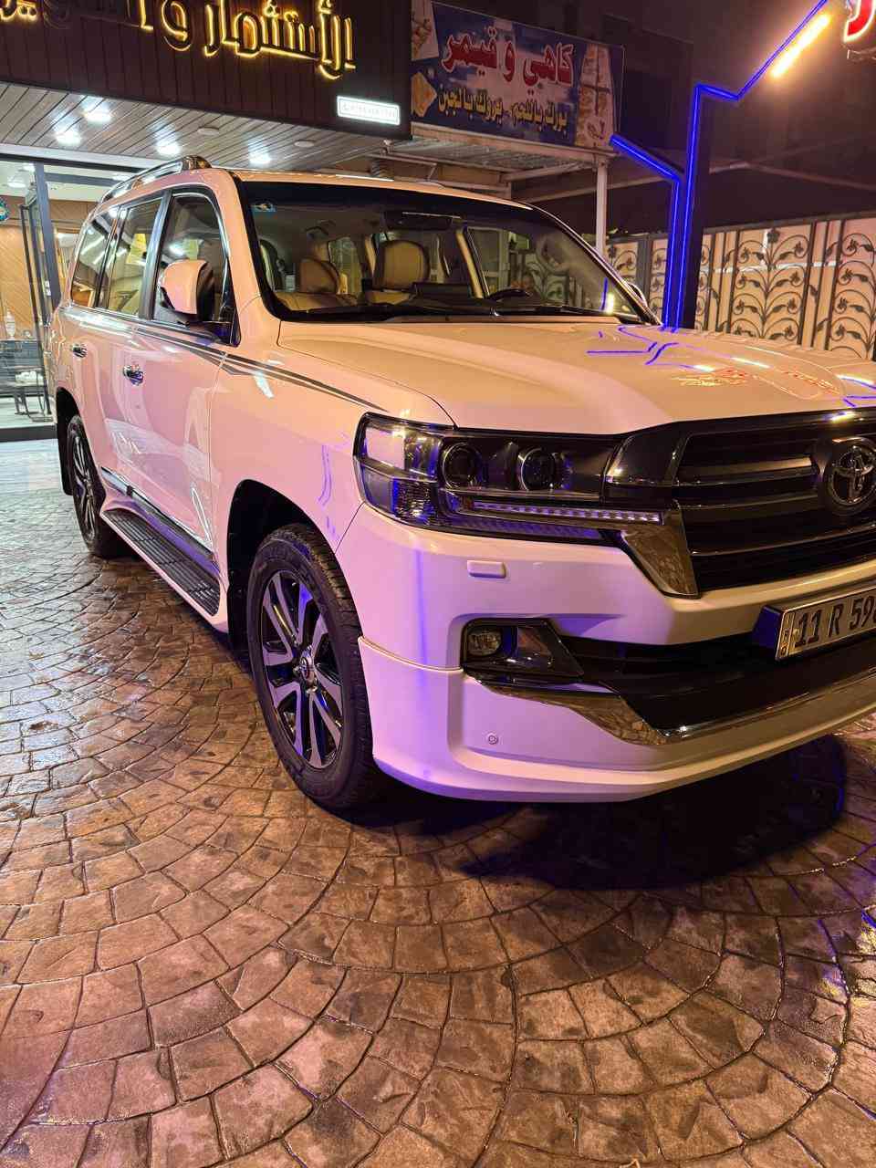 سلام عليكم
لاندكروز 2019 كراند ضمان شركه ساز SAS 
ماشيه 78 حقيقي 
مكفوله من الصبغ والتبديل 
رقم بغداد سنويه ابسمي هزه وفحص جديد 
4 بصمات 
صندوك كهرباء 
دشبول لكزز 
كشن ٢ كهرباء
مواصفاتها معروفه 
مكانها بغداد شارع فلسطين
***********
