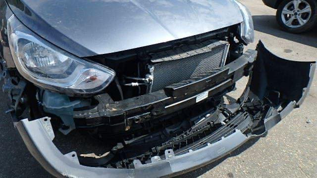 اكسنت موديل 2013 امريكي بدون ايرباك
بدون دواخل صور الحادث بالمنشور 
مكينه كير صدر تبريد كهربائيات كله مكفول 
رقم بغداد الجديد هزه جديده 

السعر … 98 مجال قليل 
العنوان بغداد الأعظمية 
***********
