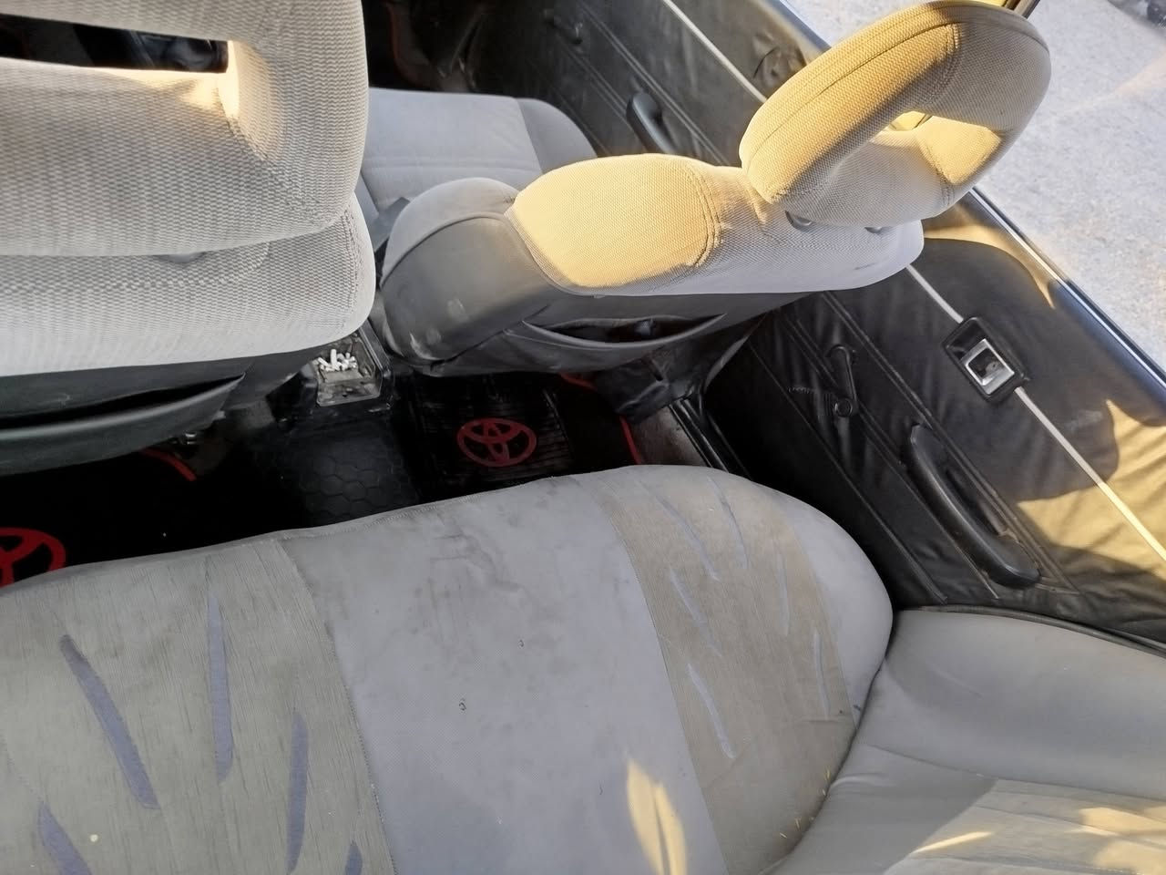 العنوان القيارة امام غربي
كرونه موديل 89 للبيع رقم نينوى بسم البيعك  مصبوغه عام بدون ضربه جماليه  السيارة حلوه حيل تبريد ويا السويج كلشي شغال بيها السيارة  السعر 35 بيها مجال شي بسيط اتصل وتدلل ***********

