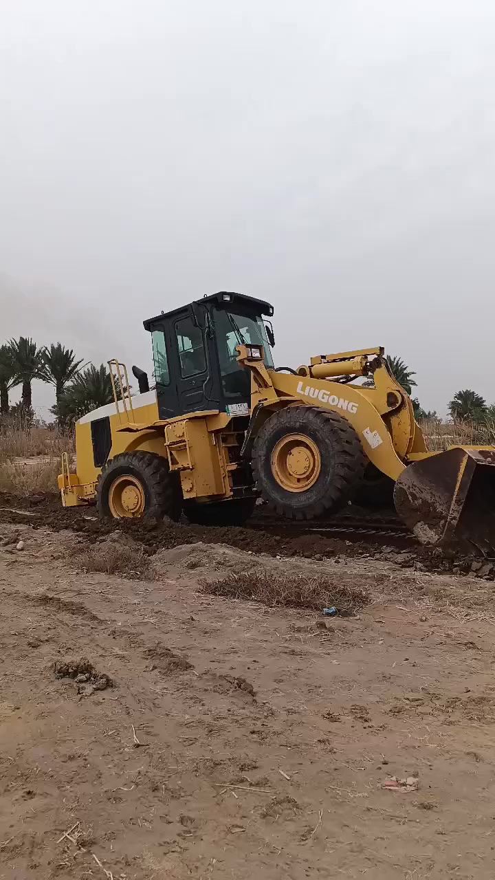 السلام عليكم ورحمة لله وبركاته شفل للبيع حجم 842 مكفول كفالة عامه ***********
