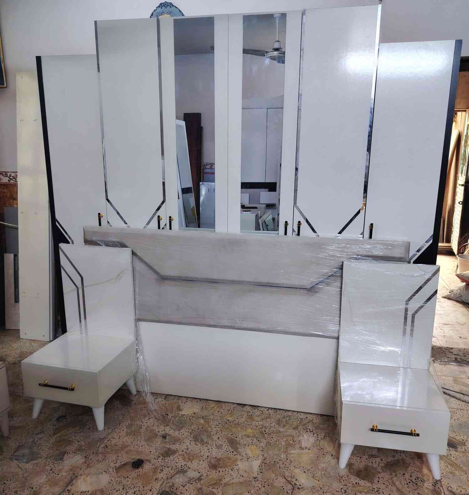 غرفه نوم 5 قطع اخت الجديده  نضافه 95% ابواب هيدروليك كل هذا بـ 550 شد ونقل داخل بغداد مجاني***********
