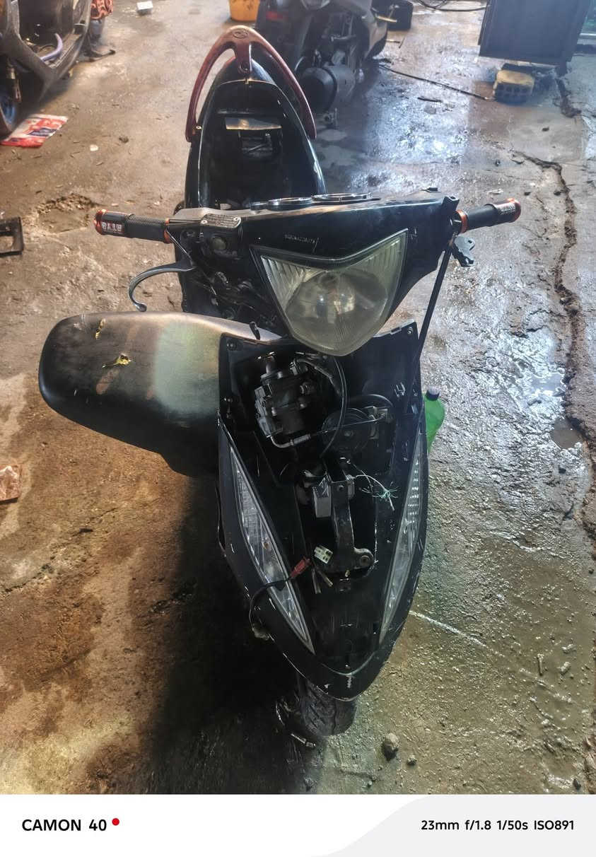 السلام عليكم دراجه للبيع كونكو السرعة ١٢٠ ابيع كوم حديد السعر ١٥٠ وبيها مجال مكاني بغداد.


**إذا كنت صاحب هذا الإعلان وتريد حذفه لأي سبب، رجاءا أرسل رسالة إلى الدعم الفني**