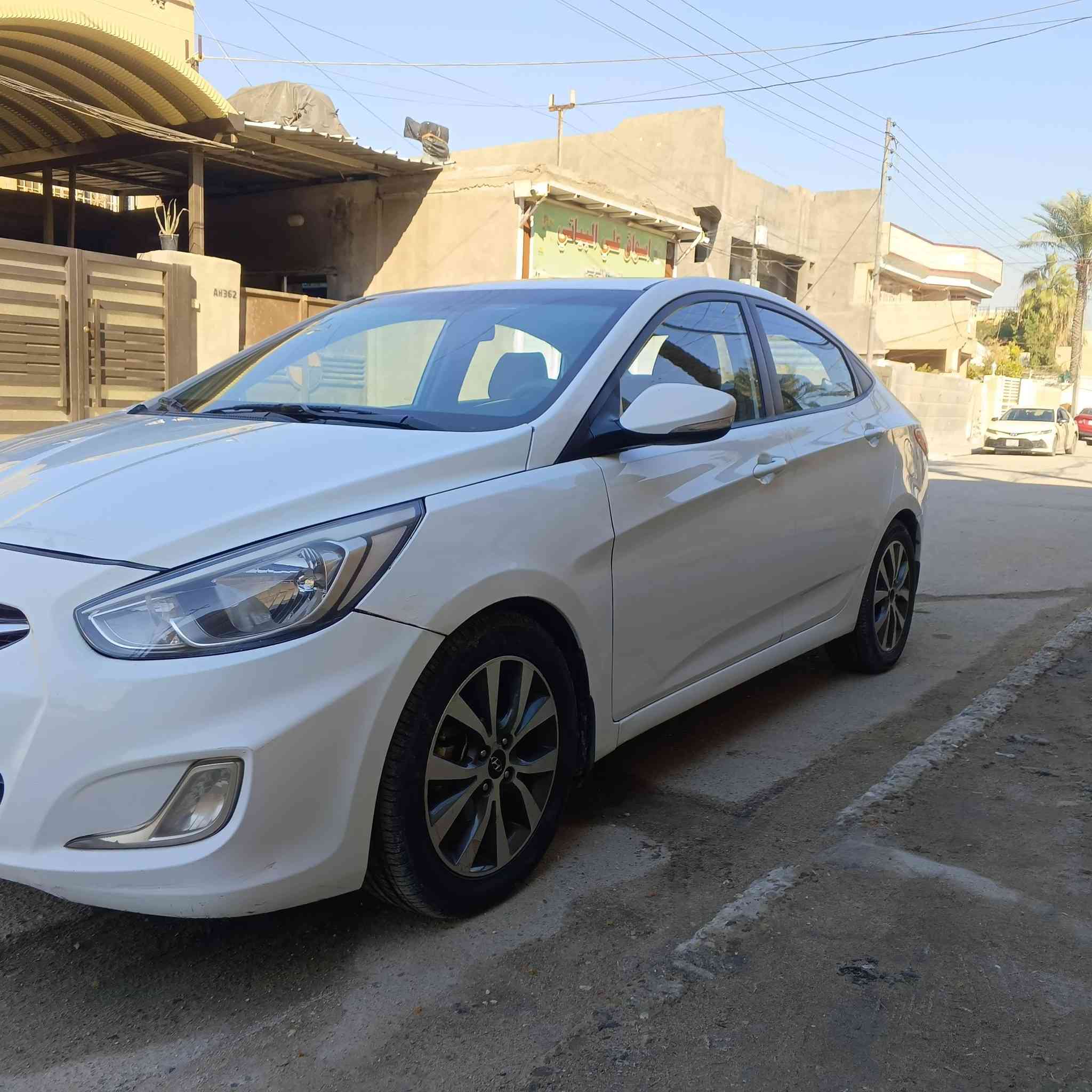 السلام عليكم
اكسنت خليجي 2016
محرك 1600
 السيارة بأسمي رقم بغداد انگليزي الجديد 
ماشية 114 كم
بيها فقط بنيد مصبوغ رش بدون معجون نهائيا وبيها كم بارد 
ايضا شخوط بسيطة اني مكحلها ..
السيارة بيها لايتات زنون اصلي
رقمها حلو
السيارة سعرها 107 $$ وبيها مجال 
العنوان / بغداد 
ارجو المعذرة غير متواجد على النت 
اللي يحب يستفسر يتصل على التلفون / ***********
