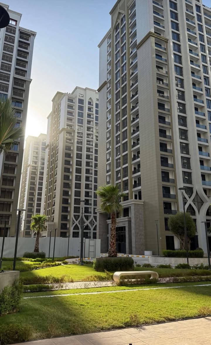 🌴مجمع ابراج النخلة السكني 🌴
شقة ركنية للبيع المساحة/ 224 متر (ركنية)
البناية 🌴 سومر 
طابق : رابع ♦️
📍عدد الغرف [ 3 غرف - وحدة منهم ماستر ]
📍 عدد الحمامات [ 3 صحيات ] 
📍 جاهزة للسكن تسليم مباشر 
📍 اطلالة داخلية مميزة جدا 
📍سعر مناسب مقارنة بالعروض الأخرى 
 الشقة مجهزة بسبالت vrf  + كاونتر جاهز 
للاستفسار اكثر اتصال + واتــساب:
***********
