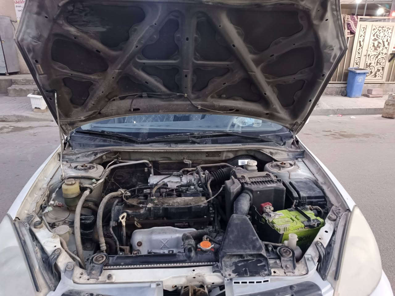 السلام عليكم لانسر ٢٠١٠بغداد سنوية بسمي عنواني بغداد الكرخ السيارة بيها اكثر من قطعة صبغ اني ابيع احزام كير مكينة مكفولة الحمدلله *********** للاتصال او واتساب
