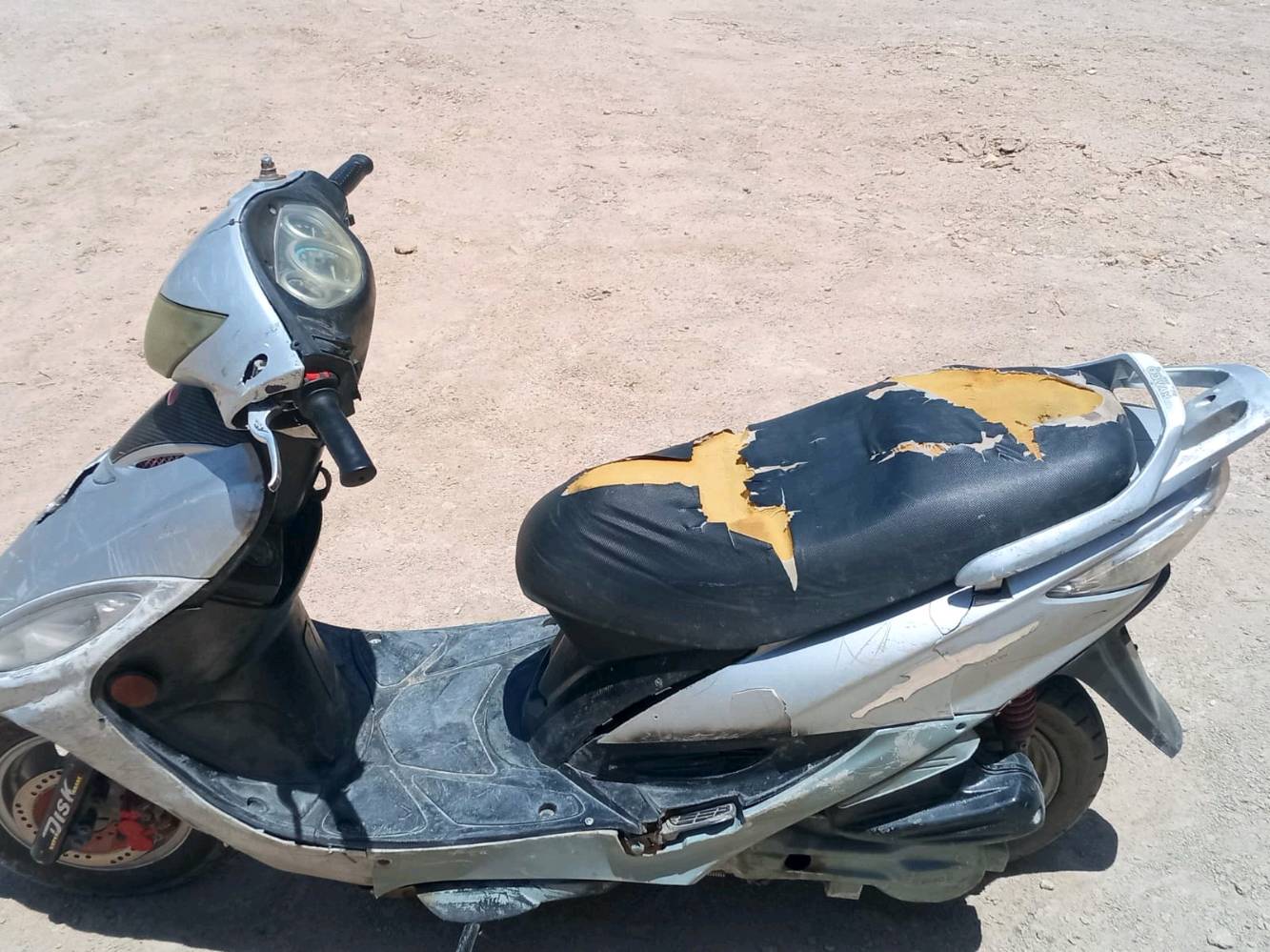 جيفور نضيفه بيها خيط تبخير وبيها مجال دراجه شغاله 200