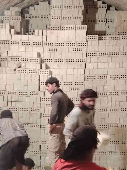 طابوق جمهوري بئنسب الاسعار درجه أولى ألعدد ٤٠٠٠ زياده ٣٠٠ /***********
