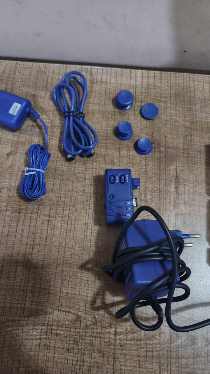 سلام عليكم جهاز كيم بوي كولر باندل كامل الملحقات حتى شاحن على جداحة سيارة وراديوا ومكبرة ودرع ودرع شاشه وحافظتين وكاسيت بيه حرب نجوم   كامل مكمل القبق الاصلي مموجود بس قبق تربطه كبل كهرباء يشتغل ومحولة  سعر ١١٠الاف جهاز تحفة وماتلكة هيج ملحقات باي جهاز مثلة  العنوان البصرة ماعندي توصيل عندك انته ودية اليه ***********
