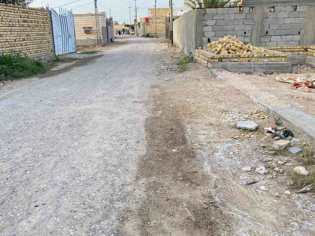 السلام عليكم 
يوجد بتلو ركن زراعي   للبيع  قرب مدرسه الامام الباقر طريق سوق الشيوخ فضلية مساحته ٣٦٠ م٢ متوفر كافه الخدمات للتواصل على رقم الهاتف     ***********
