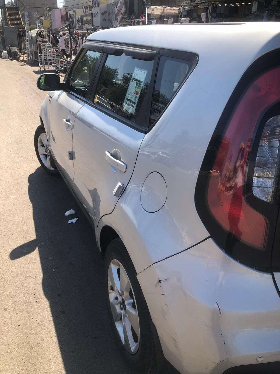 السلام عليكم كيا صول وارد امريكي موديل 2017 باقي تفاصيل عند الاتصال مكان سيارة زيونة مكلف بل نشر فقط *********** رقم صاحب سيارة
