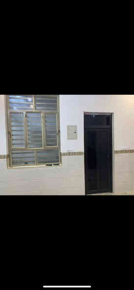 السلام عليكم 120متر ثاني بيت ع شارع العام في لكفاءات قرب مطعم الجوادين متكون من 6غرف نوم وحده سويت حمامام عدد2 منور مطبخ حار بارد واسقبال 
للاستفسار ***********
