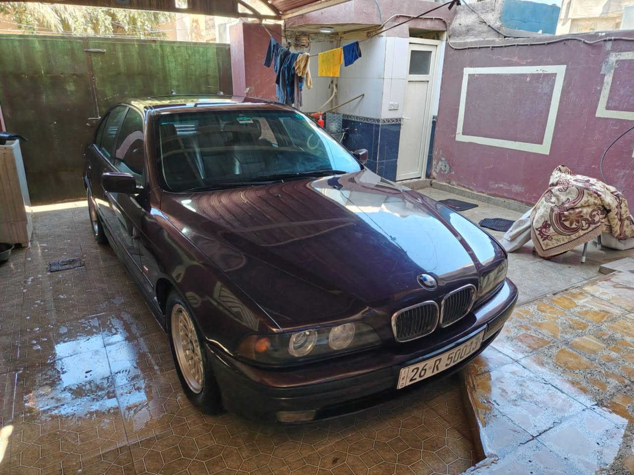 سلام عليكم BMW موديل 98 للبيع سيارة حلوه نقصها صدر نص عمر والبنكه مال التبريد مصبوغه حزام بس ابيع صبغ عام مكان سامراء *********** السعر 85
