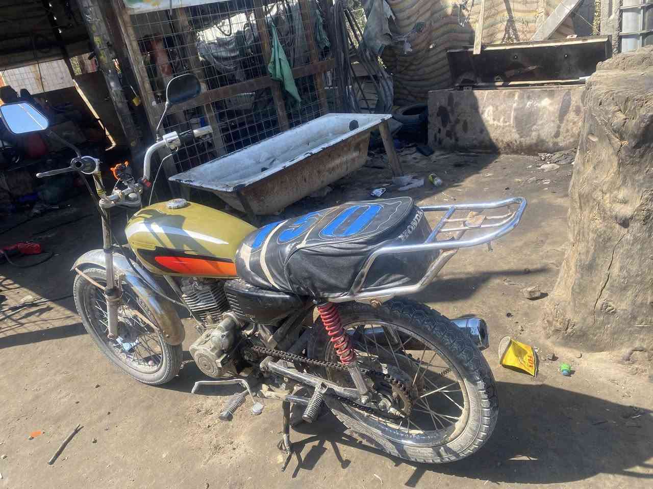 ايراني شوفت عينك شغاله بيه لايت امامي مال فقير محرك خير مالله عوزه شويه ترتيبات السعر 150 وبيه مجال بسيط


**إذا كنت صاحب هذا الإعلان وتريد حذفه لأي سبب، رجاءا أرسل رسالة إلى الدعم الفني**