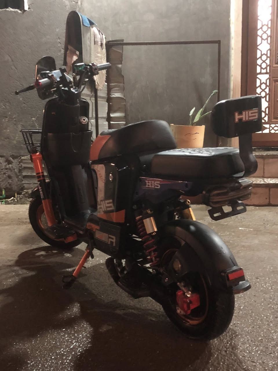 سلام عليكم دراجه x900 شباب دراجه جديده هاي الصور مال يوم شباب دراجه برغي ما مفتوح بيها بطاريه ٥ صغار ملف ١٥٠٠ فول شلعه ومعدل مكاني بغداد منصور سعر ٤٠٠ بيها مجال رقمي ***********
