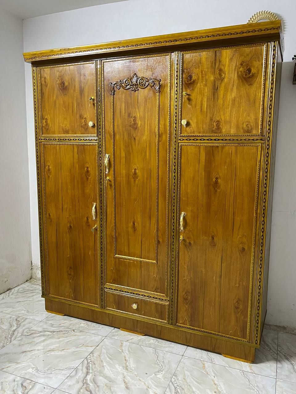 كنتور  باب (2/3/4/5/6/) 
 صاج 4 ملم. 
متوفر بتصاميم اخرى 
اضافة او الغاء المراية حسب الطلب. 
✅ خذمة توصيل مع ضمان الفحص. 
 🔥اسعار مناسبة. 
للحجز والأستفسار مراسلة خاص.


**إذا كنت صاحب هذا الإعلان وتريد حذفه لأي سبب، رجاءا أرسل رسالة إلى الدعم الفني**