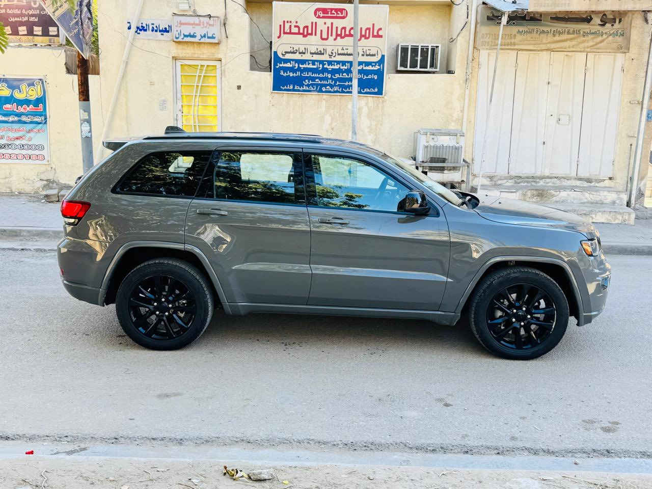 جيب موديل2022وارد  امريكي السعر 227قابل للتفاوض اللستفسار اتصال ***********حادثه جاملغ وبنيد بدون دواخل ولباقي كفاله عامه لون مميز سمنتي  مواصفات السياره بلاكتوب فول من عده الفتحه بصمه بصمه ابواب شاشه رادار امامي و جانبي كشنات جلد هيتر استيرن تبريد تدفه كشنات ويل كب كروم جنطه كهربائية كامره توقف ذاتي مكينه 6V كشنات كهربايه حداديه جديده تخم تاير مكينه وكير مكفولات رقم السياره بغداد انكليزي بسمي مكان كربلاء
