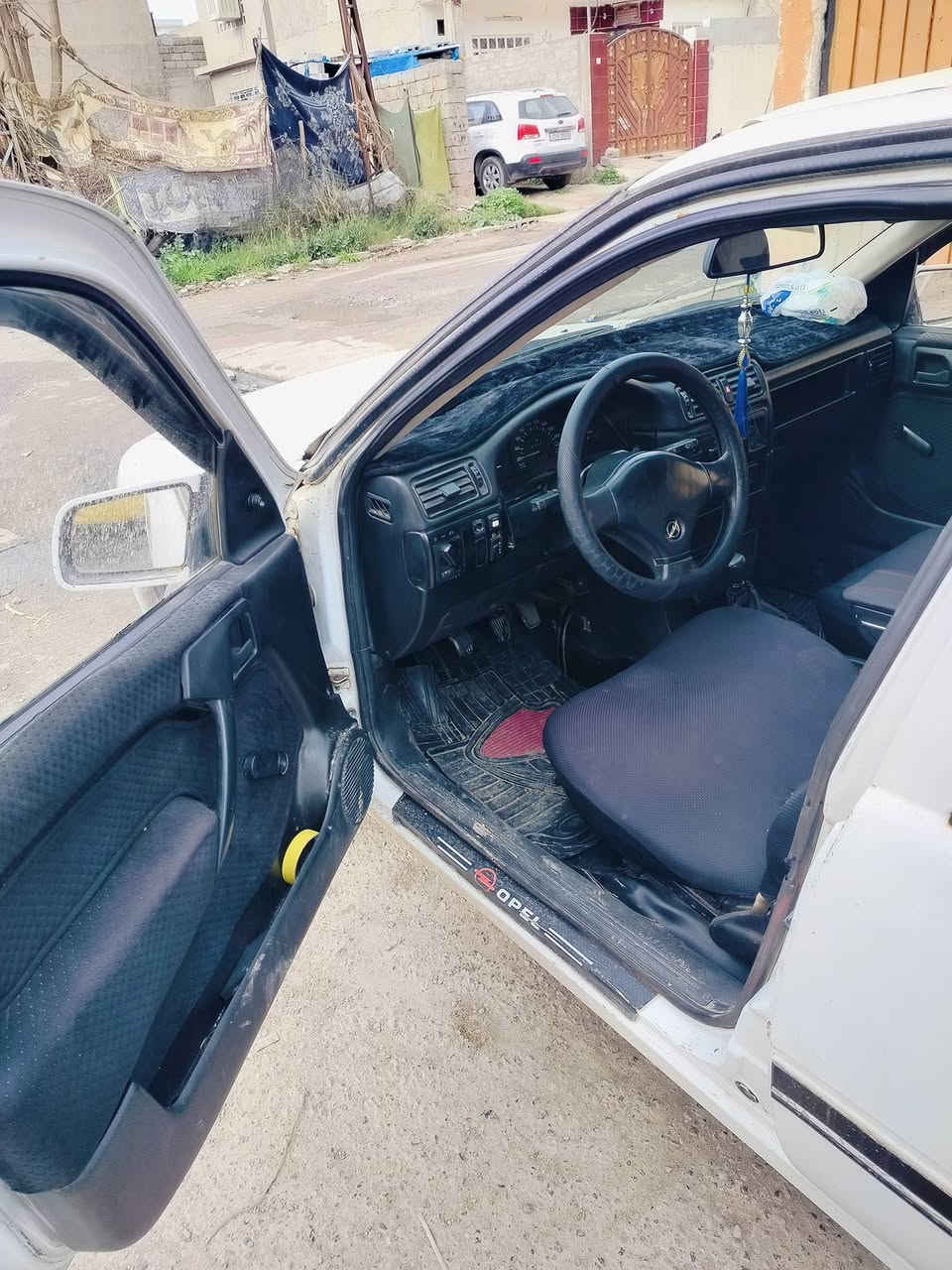 فكتره 16 سنويه لل30 شرط ألتحويل كوبون بانزين موجود ***********///***********
