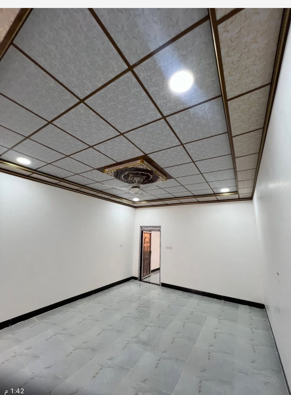 بيت للإيجار  للإيجار لللايجار. الفلاح يم ملعب الدولي كبيرة هذه الصوره من كان مامسكون سكن بي عائلة وطلعت بدل الإيجار ٤٠٠ الف بيت طابقين كامل الفوق غرفتين نوم وهول كبير وصحيات الطابق الأرضي مطبخ استقبال غرفه معيشه غرفه نوم وصحيات***********—-***********—-***********——-***********-
