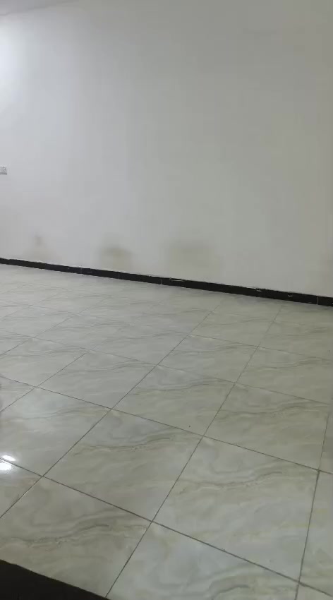 يالله يوجد شقه اللايجار طابق ثاني زيرو تكون غرفه ومطبخ وخدمات ايجاره 300 وسخان وسحب موقع الدوره  خط النفط الاستفسار ***********
