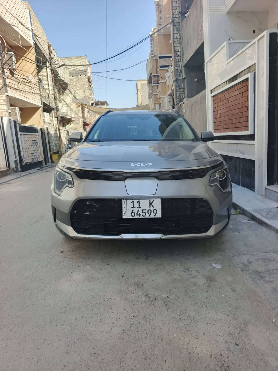 كيا نيرو ٢٠٢٣ suv كهربائية بالكامل تمشي بالشحنة ٤٥٠ كيلو ضرر جنطة تبديل بلادية مقفلة وشوية من الركن الايسر بالحوض بدون ايرباك جامرلغ ايمن وايسر بلاد ماشية ٤٢٠٠٠ميل رقم بغداد باسمي مواصفات فول عدا الفتحة 
بصمة 
ترحيب 
جلد 
كشن السائق كهرباء 
تدفئة بالكشنات 
شاحن لاسلكي 
جنطة كهرباء 
رادارات وتوقف ذاتي وقيادة ذاتية 
بيه طعجة بالقمارة اثر التحميل والتفريغ وبالباب بصف السائق موضحة بالصور ترجع pdr 
مكان السيارة بغداد الشعب 
*********** السعر ١٣٧ وبيه مجال
