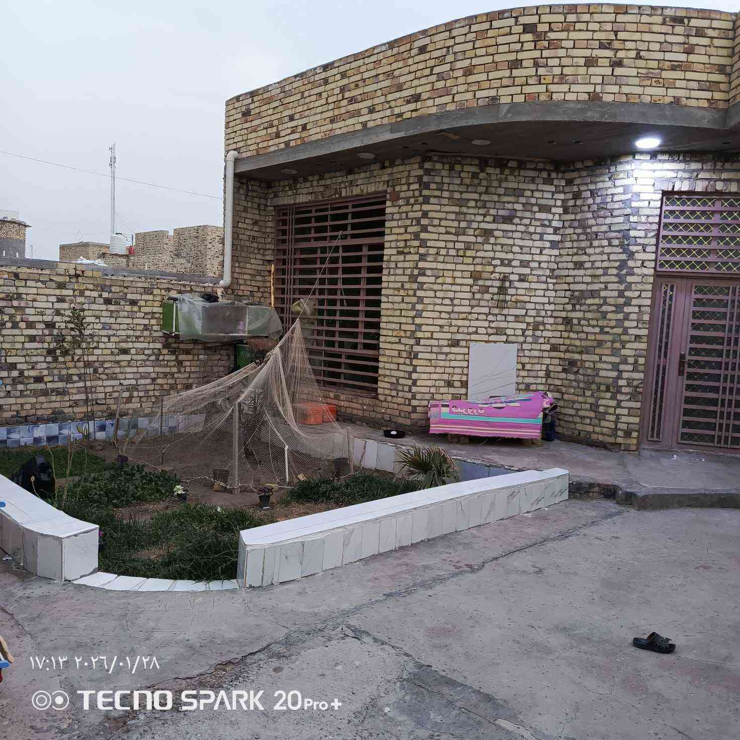 بيت للبيع 300م
في حي القصور قرب المدرسه
للستفسار الاتصال *********** عمارة, ميسان
