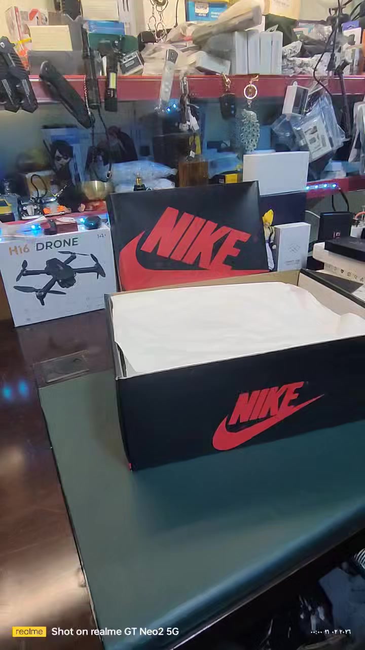 نايك جوردن حجم 42 قياس 26.5 سم 
 #جوردن #نايك


**إذا كنت صاحب هذا الإعلان وتريد حذفه لأي سبب، رجاءا أرسل رسالة إلى الدعم الفني**