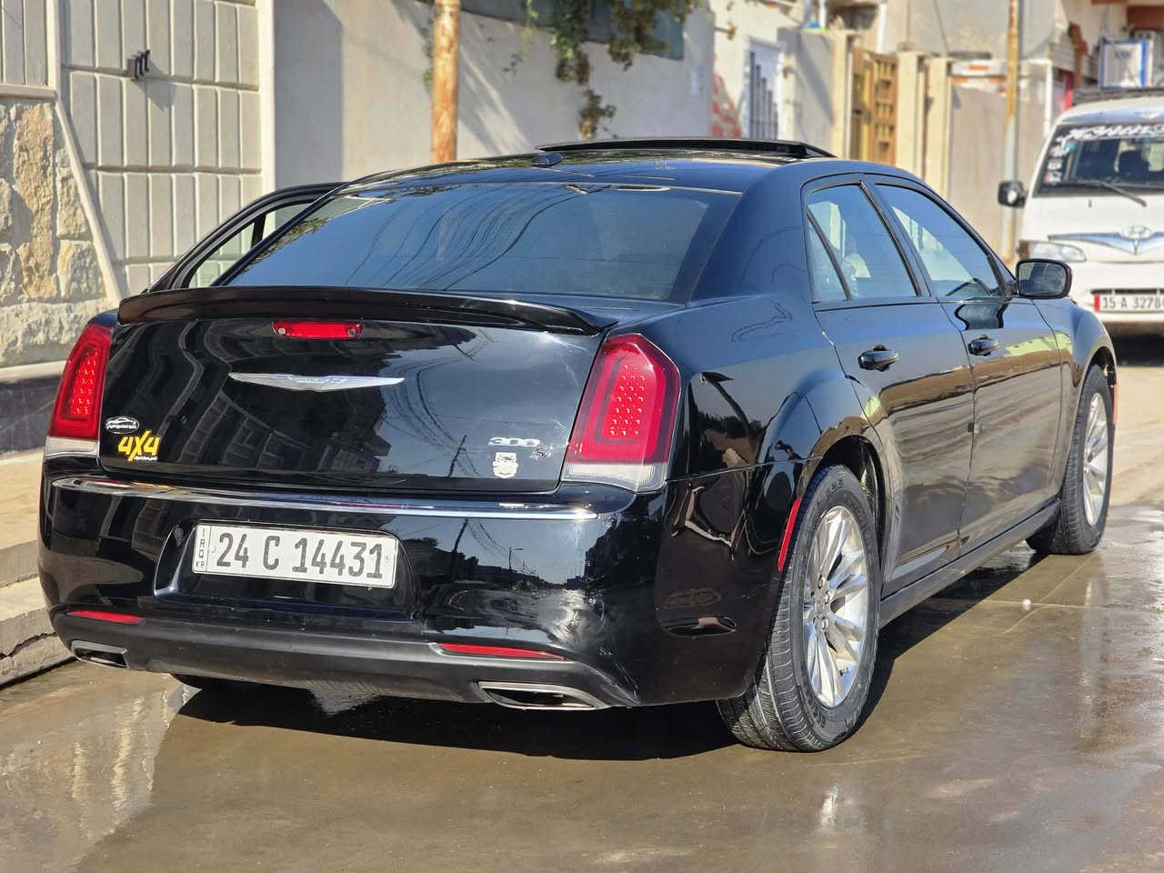 اسلام عليكم شباب وباما للبيع 
موديل 2015
سياره مكفوله من الصبغ كير محرك تواير كلها جديد فايت ايس فول 
رقم دهوك سياره احلا من الصوره 
طالب عليه ٢٠٥
***********
