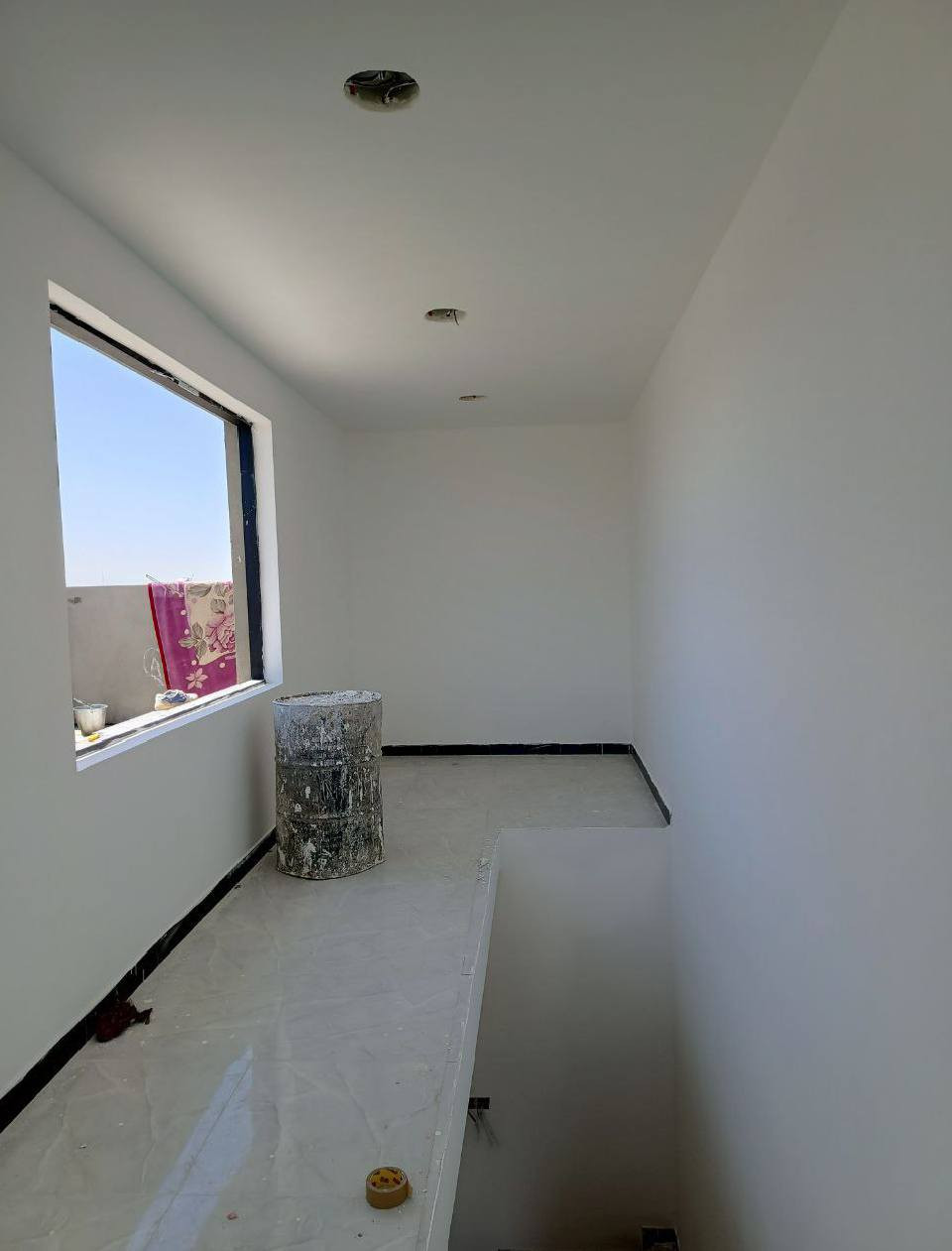 انتاج من شغلي صباغ داخل وخارج وطلس عام ومعالجة رطوبه وعازل اسطح وكافة انواع صبغ عملي فقط بغداد ***********
