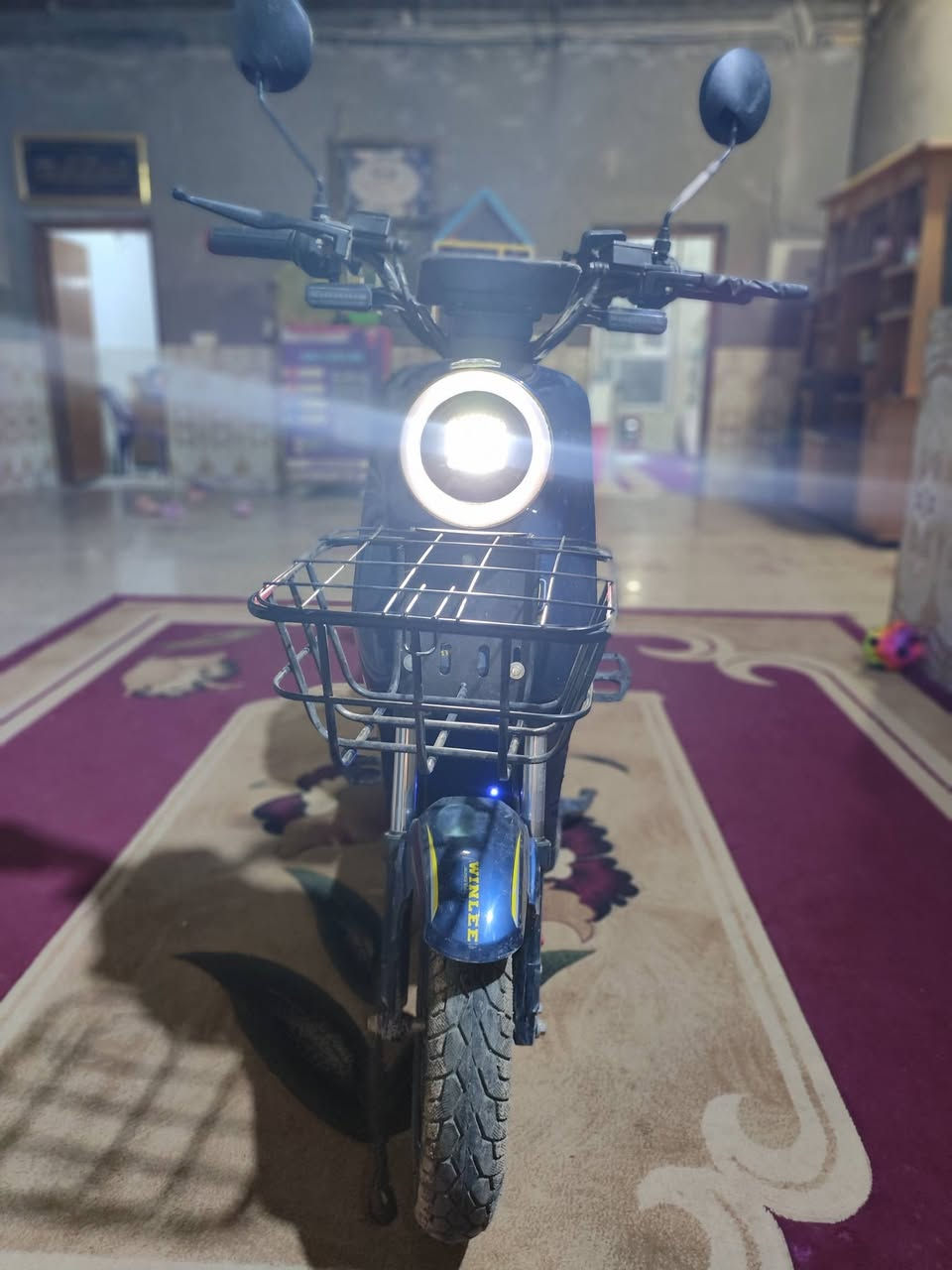 بايسكل شحن R9  الكبير 2026 للبيع، ثلاثة أنظمة للتشغيل عن طريق السويج عدد (٢)، وبصمة (ريمونت)، وكرت، و mp3  عن طريق البلوتوث، مناسب لشخص بالغ مع طفل، الشحنة الواحدة تمشي 25 كم حقيقي، مستعمل أسبوع واحد فقط. 
السعر؛ 600 ألف وبيه مجال بسيط للشراي. 
للتواصل: ***********
