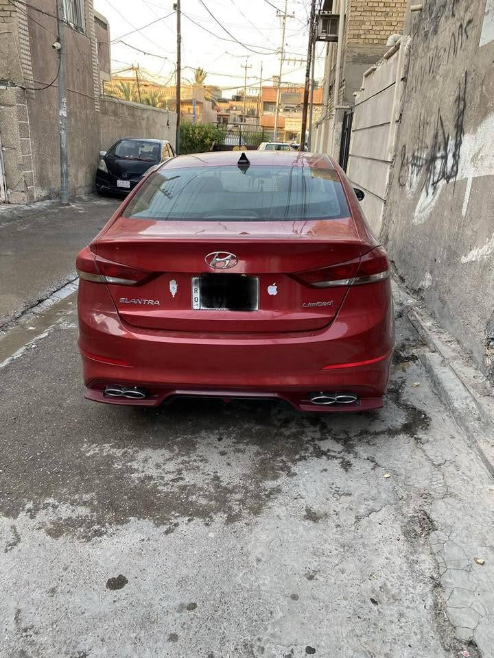 سلام عليكم انتره موديل 17 البيع سياره نضيف ما ماشيه فول موصفات بس من عده الفتحه كراسي كهربائه حادث سياره بس جاملق الخلفي سعر 125 وبيه مجال رقم *********** مكان بغداد الحبيبية

