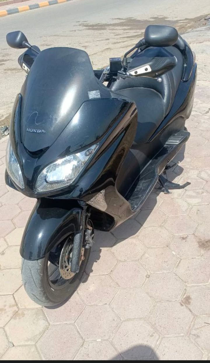 دراجه فورزه للبيع 08 الدراجه جاهزه كل نقص مابيها مكفوله السعر خاص رقم *********** مكان كوت
