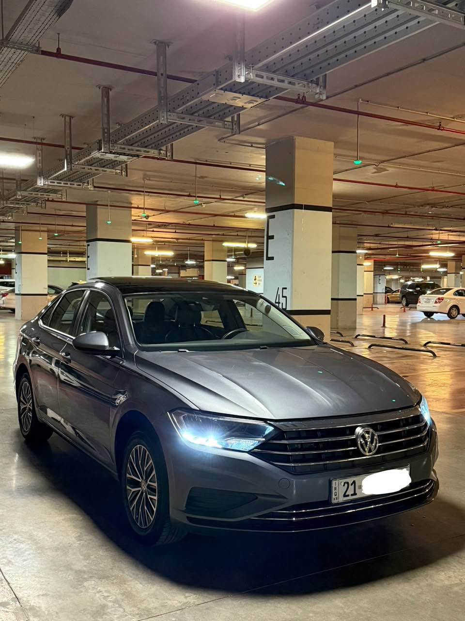 jetta 2021 SE+ فوول مواسەفات 
پانۆراما

‎کوشن جڵد 
‎کوشین هیتەر
‎کوشن کارەبا 
سێ مۆدی لێخورین 
‎ئیکۆ نۆرماڵ سپۆرت 
‎ناو لید 
‎تەبرید دوو زۆن 
‎شاشە گەورە 
‎ڕاداری پیشەوە 
‎ڕاداری پشتەوه
‎کامێرا 
‎گێر تۆماتیک حادی سپۆرت 
‎زۆر مواسەفاتی تر 
سەیارەکە بەس بۆنیتی کراوە بە بیلاد بێ بۆیاخ و پەلەیە pdr هەیە ناوگرتنو شانسی نییەتی بەشەرت رادێتەریشی بلادیە بەشەرت  گێرو مەکینە بەشەرت تەقەو رەقەشی نیە .
‎ماوەی ڕۆشتن٤٣هەزار مایل 
شوێن سلێمانی 
ژت: ***********
ژت: *********** السليمانية, العراق
