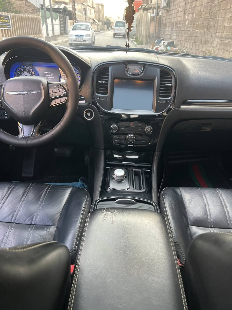 السلام عليكم اوباما كلايسلر s300 كلين تايتل
٢٠١٧ وارد كندي عداد ٢٦٠  بيه صبغ بالبابتين ع كد شخوط فقط ماشي ١٦٠ الف كيلو السيارة ادامة صدر كامل جديد وتخم تاير جديد 
مكاني بغداد حي الاعلام    ***********
