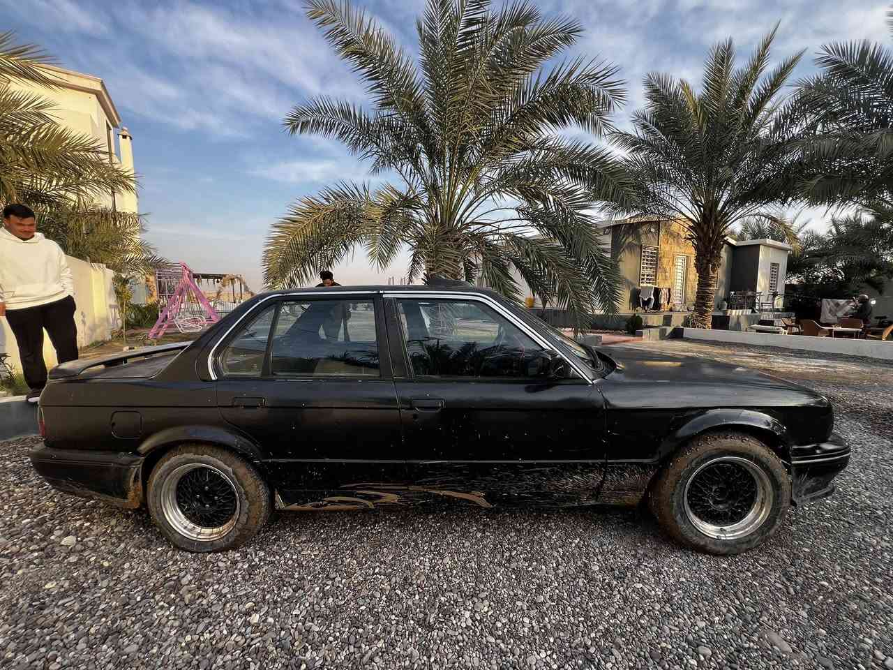 السلام عليكم
بي أم زعره موديل ١٩٨٩

للبيع 
تايرات نص عمر وياله ٤جدد

محرك كير حيل زينات لايتات ٤زنون اصفر السياره مصبوغه حزام 

رقم صلاح الدين وشرط التحويل 

السعر٢٣ورقه وبيها مجال قليل 

***********عمر
