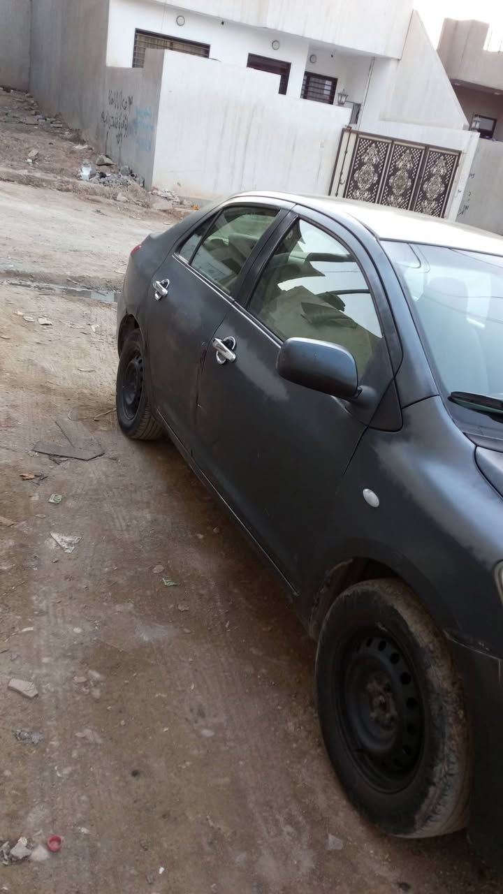 ضربة جاملغ جدام سائق بدون دواخل فقد
رقم و سنوية لحد 2030 بسمي
كير مكينة بشرط
بي كوبون بنزين 
تبريد ويا سلف
گير اوتوماتيك
سيارة جاهزة بدون نقص
اربع تايرات جديد
مكينة زغير 
سعر 76و بيها مجال قليل 
***********
***********
