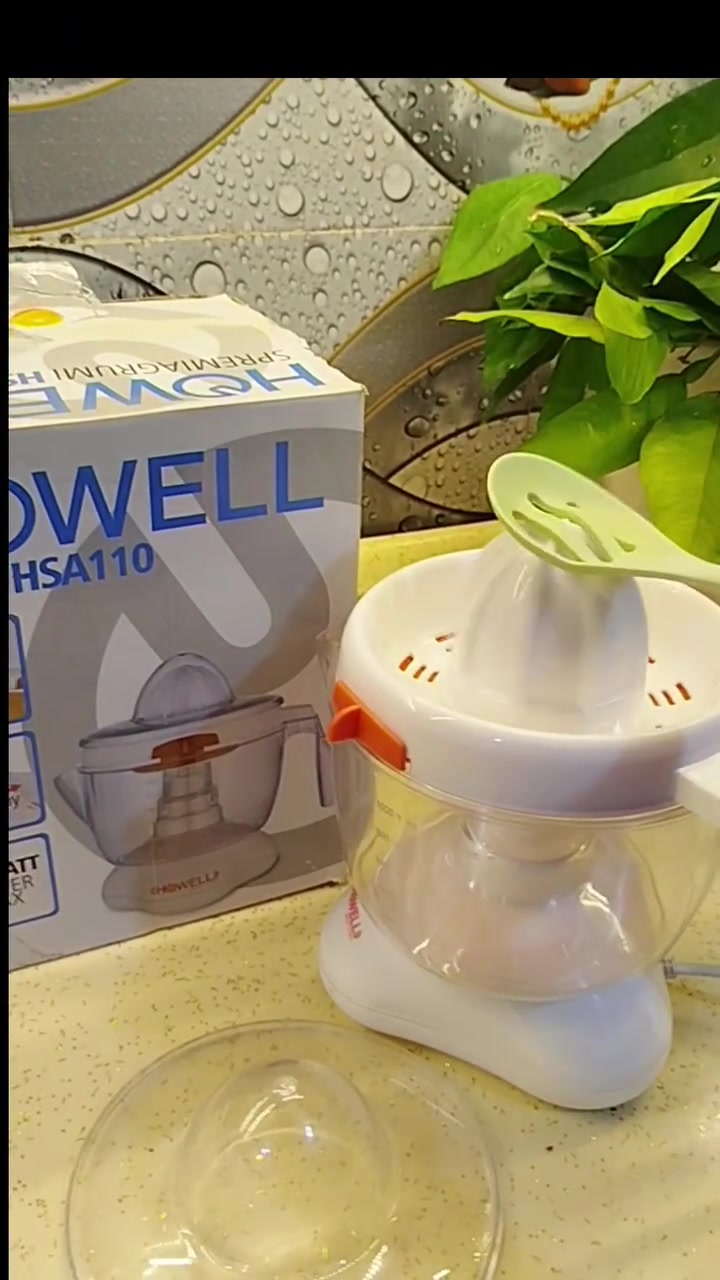 توفر عصارة حمضيات (برتقال /ليمون/رمان) كهربائية من علامة Howell.تتميز بسعة 1 لتر وقوة محرك تصل إلى 45 وات.تحتوي على ميزة الدوران في الاتجاهين لاستخلاص أكبر كمية من العصير.تشتمل على مصفاة لفصل اللب (اللب) عن العصير ووعاء قابل للإزالة وسهولة التنظيف


**إذا كنت صاحب هذا الإعلان وتريد حذفه لأي سبب، رجاءا أرسل رسالة إلى الدعم الفني**