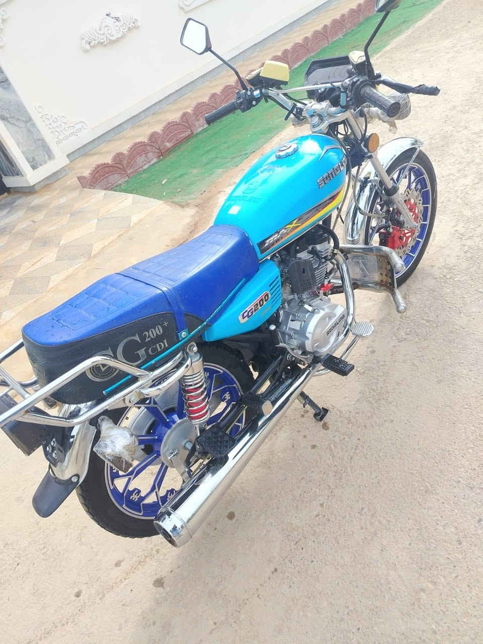 دراجه سيفان للبيع مكينه 200 السعر 750 وبيهه مجال ***********
