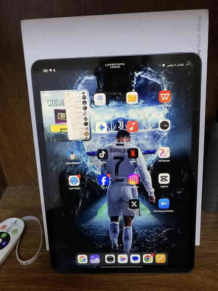 السلام عليكم اخوان ايباد شاومي باد7 استخدام 14 يوم مثل ما موضح بلوصل وكع من ايدي وتفطرت لكلاسه مثل ما واضح بل صور ذاكره داخليه 8 ذاكره التخزين 256 البطاريه 8850
بل ببجي يشغل 90 فريم. مكاني بغداد الجهاز ماخذه ب 475
قيم وخذ من حض وبخت ***********
