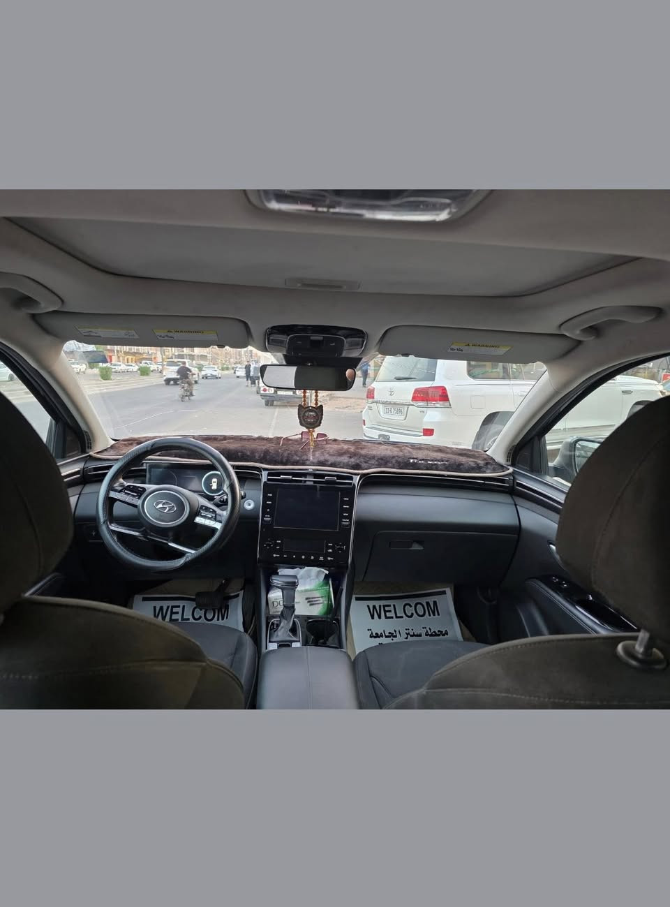 سلام عليكم 
توسان موديل 2022 
فتحه 
بصمه
تشغيل عن بعد
رادار امامي خلفي جانبي
صندوك كهربائي
شاشة كبيره
تبريد شاشة 
هيتر كشنات اماميه
تحديد مسار 
قياده ذاتيه
هاندبريك بصمه
حادث بنيد فقط نفسه راجع ممبدل 
يرباك ستيرن 
حي الجامعه 

*********** 
السعر 19 بيه مجال قليل
