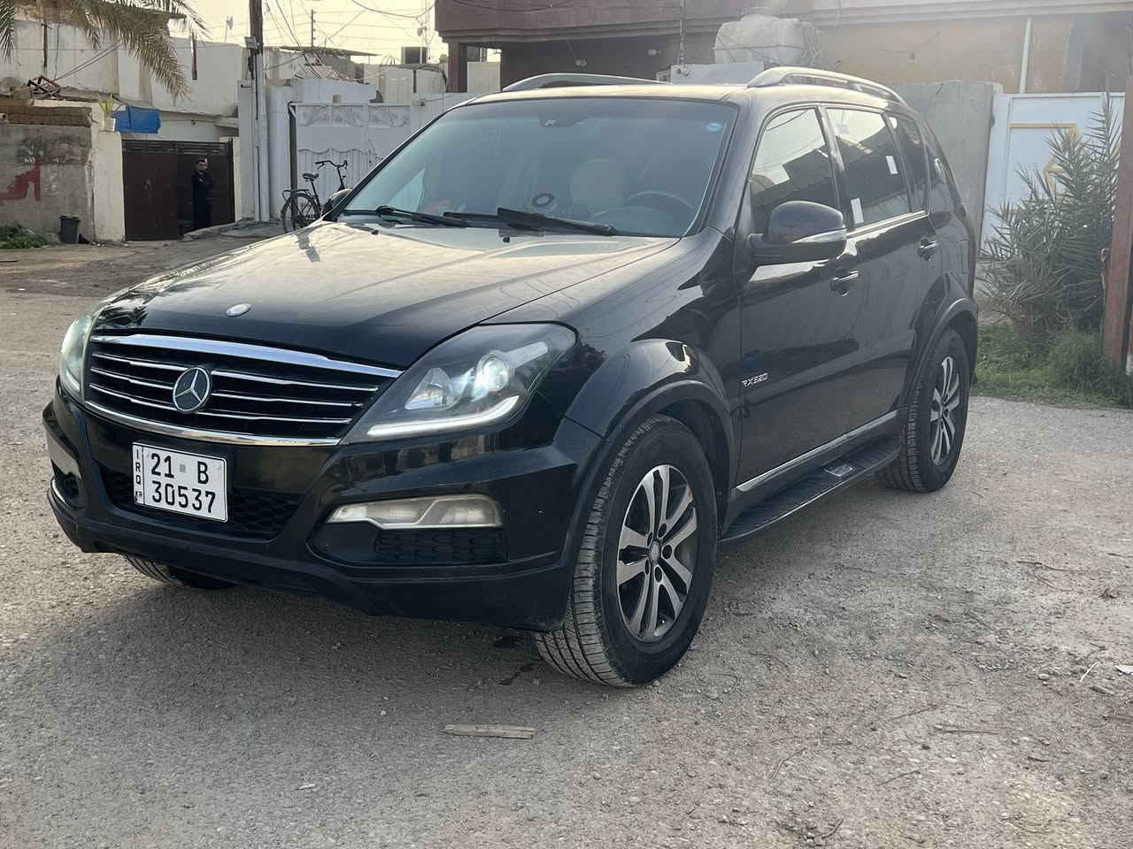 فئة ركستون  2014
لون اسود ملكي وداخل بيجي
رقم سليمانية بسمي تحويل ثاني يوم 
سنوية لل 2030 وهزة وبراد جديد 
خليجي 
بدون قطرة صبغ بدون حادث بدون ضربة كفالة والحمدلله 
محرك خراطيم 320 بعد لوك كارتون 
سبعة راكب ثلاث قطع تبريد 
تدفئة بلكشنات 
فتحة سقف 
كشنات كهرباء وخزن ميموري 
تخم تاير جديد باتري ومنضومة بانزين وادمة كامة 
لايت مكلف500$ عدسات متحركة 
صاج نضام فورويل خفيف وثقيل 
والسيارة استخدام شخصي ومتعوب عليها وبلحقيقة احلى من من الصور بهواي 

للتفاصيل اتصل عل رقم للبيع او المراوس 

***********
