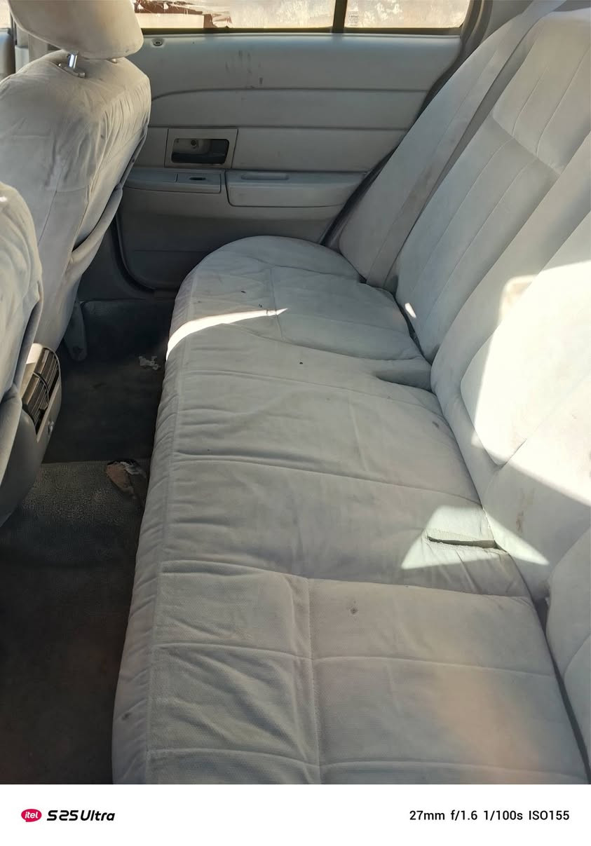 فورد فكتوريا موديل ٢٠٠٦ بيها مشكله بالكير فقط 
السعر ٢٠
‏‪***********‬‏
