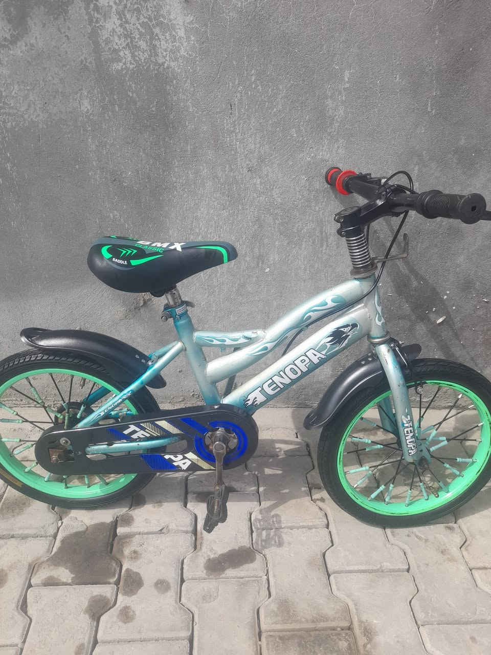 السلام عليكم متاح باسكل حجم ١٦ أوربي رياضي كامل من كلشي اي نقص مابي وباسكل كلش حلو ونظيف ٣٥ الف والثاني حجم ١٢  كلش نظيف وكامل من كلشي اي نقص مابي ٢٠ الف بعقوبة التحرير *********** وهذا الرقم بي واتساب
