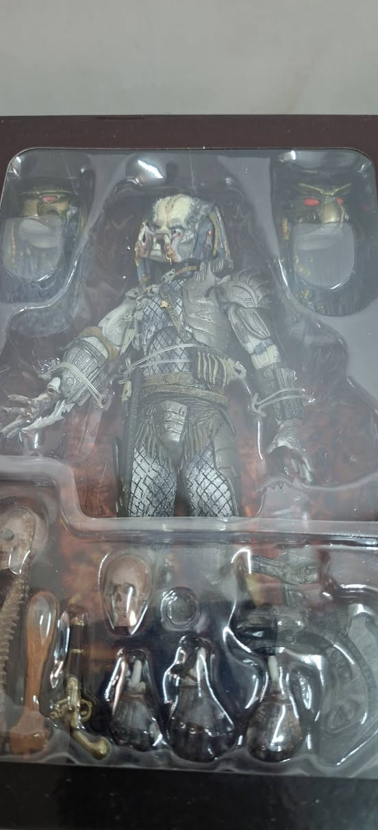 السلام عليكم للبيع اصلي شركة neca السعر ٤٠ الف
***********
