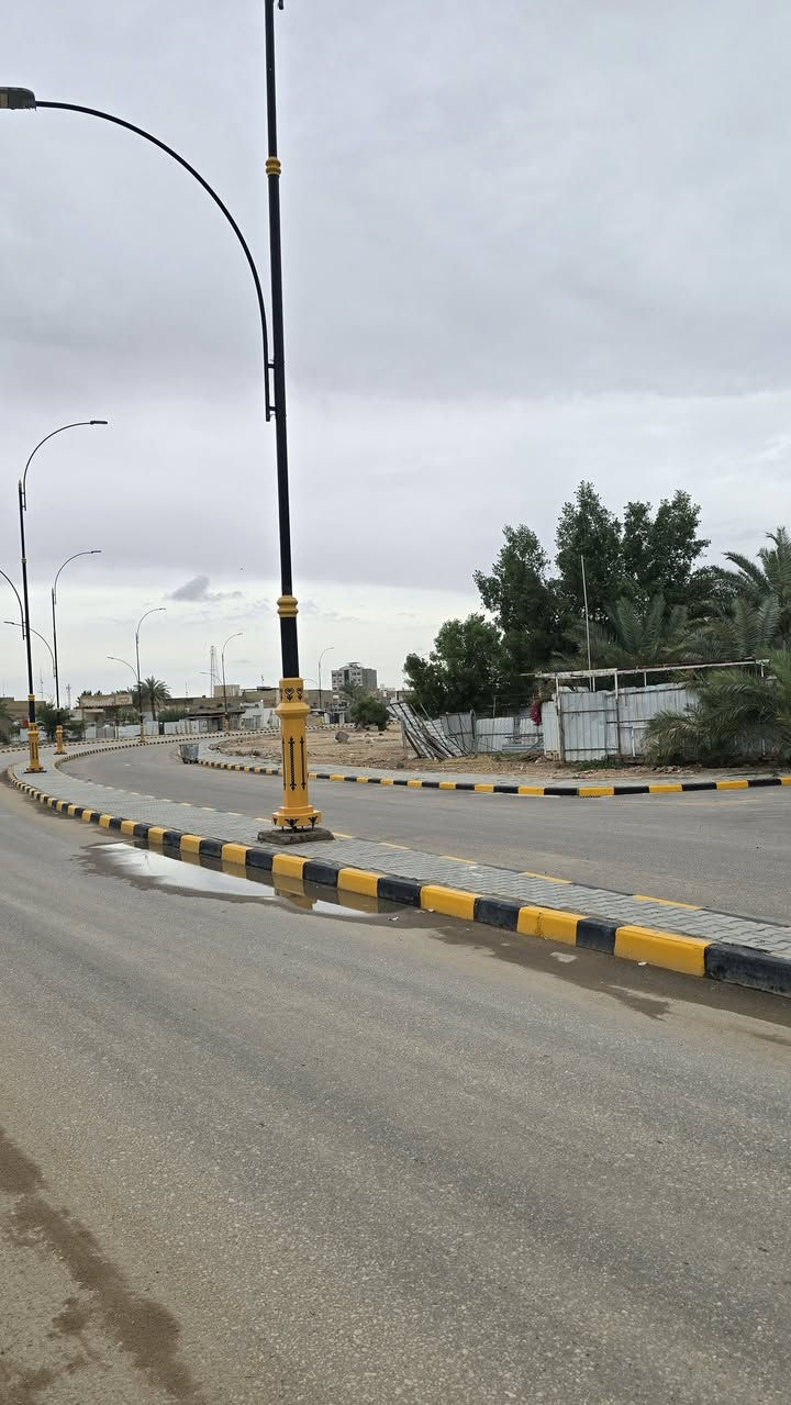 عرصه للبيع مساحه 72 متر واجه 6ونزال 12 دور الهنديه قرب السوك الأول على سايدين موقع كلش حلو تصلح تجاريه او سكن للستفسار التصال ***********ابومنتظر
