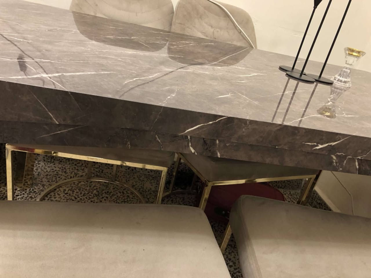 السللم عليكم
ميز مرمر جديد تكمه  ونظيف اخذته700الف الله شاهد مع 6كراسي اريد ابيعه بسبب ضيق المكان بل500 وبي مجال وهديه منظف كراسي التواصل خاص


**إذا كنت صاحب هذا الإعلان وتريد حذفه لأي سبب، رجاءا أرسل رسالة إلى الدعم الفني**