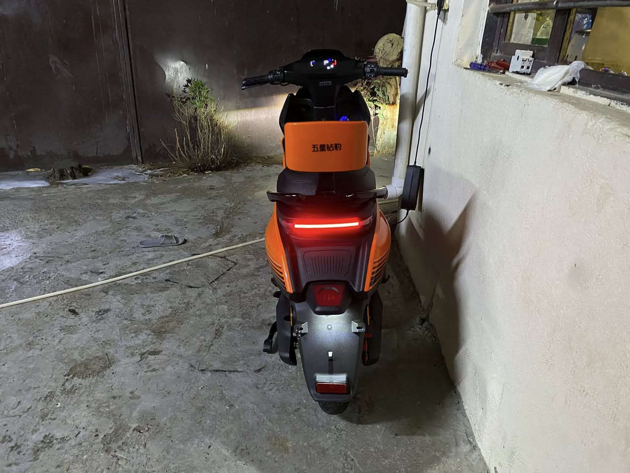 سلام عليكم دراجه لبيع شحن دراجه ستعمال شهر فقط دراجه اني انطي بيه ضمان سنه.لين جديده   دراجه ترجع بك و بيهه مثبت سرعه و بيهه وضع سبورت تشغيل عن بعد و لايت عالي ناصي بيههه أهواي مواصفات حلوه و سعر مليون و ميه قفل قفل 🔏 رقم *********** فقط واتساب ارد 🥰
